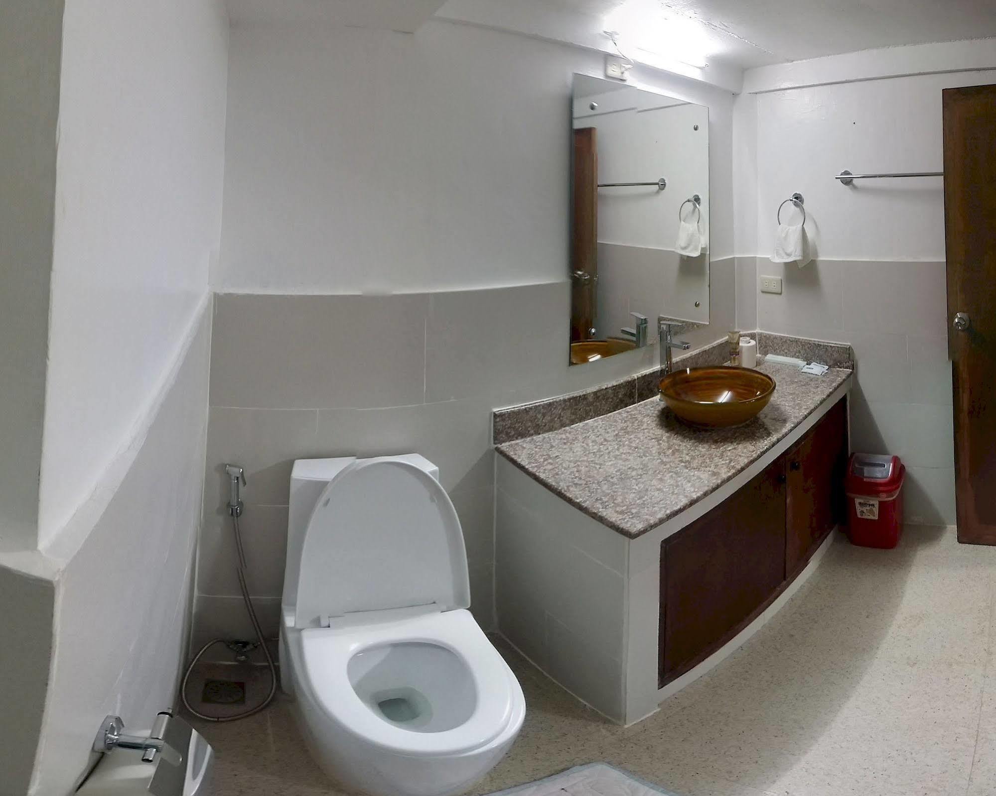 Deparis Hotel 3*
